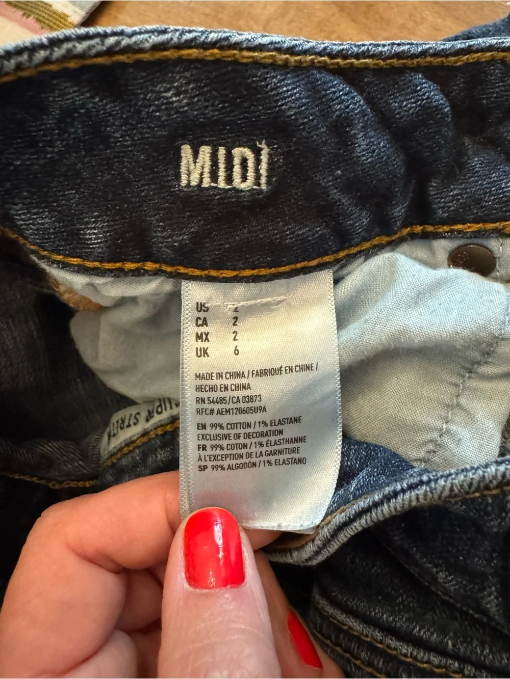 American Eagle Super Stretch Midi Denim Jean Shorts Blue Size 2